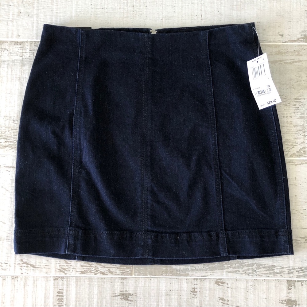 Macy’s Tinseltown Dark Wash Denim Skirt Size 27